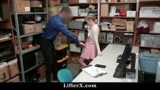 Polis Fucks Вороватого Yeniyetmə