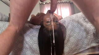 Деси курва наопако јебе у лице